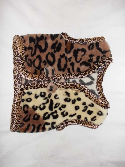 Теплая безрукавка на 3-4 годика.