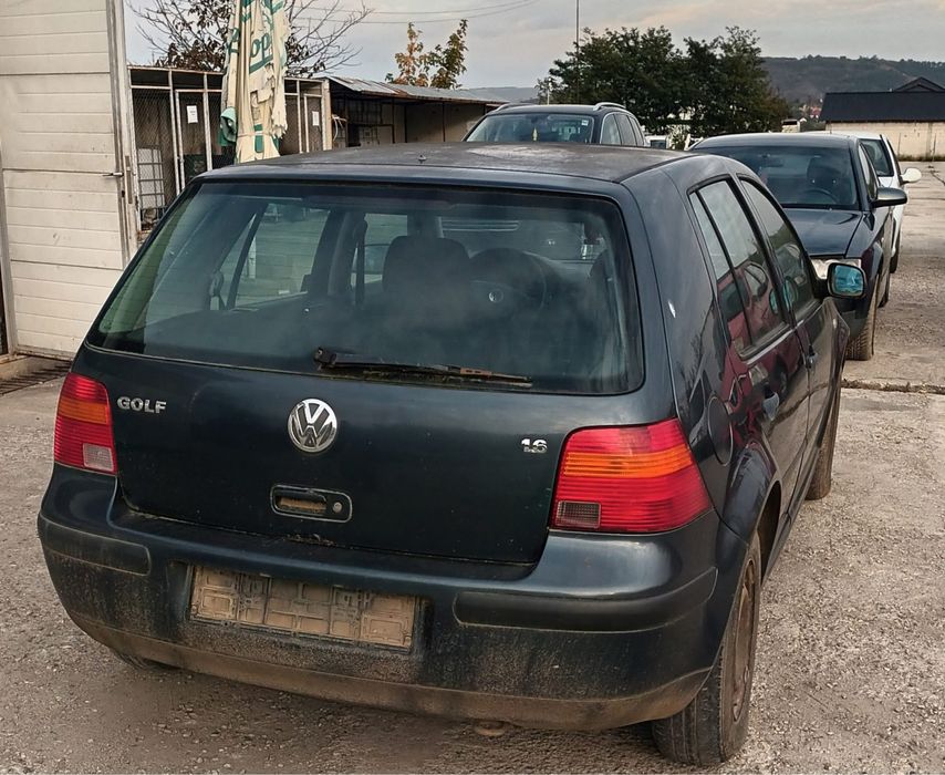 Dezmembrez volkswagen golf 4 1.6 benzina, tip AUS
