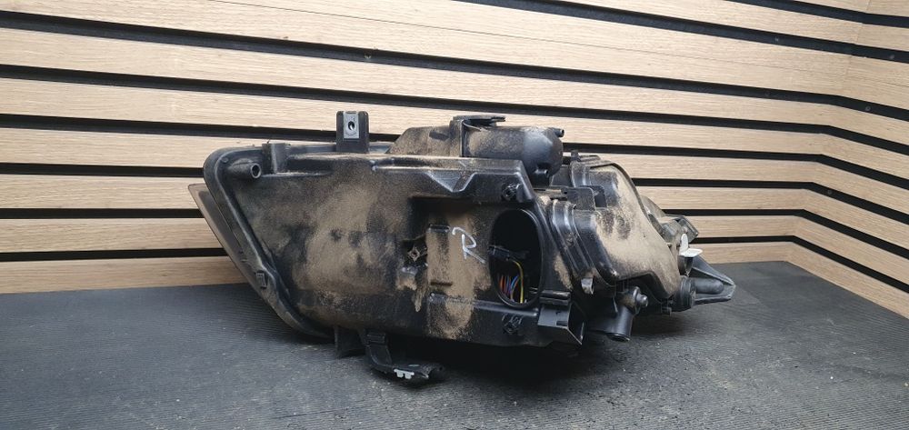 Bmw 3 E90 E91 far stanga xenon bixenon seria 3 bi-xenon