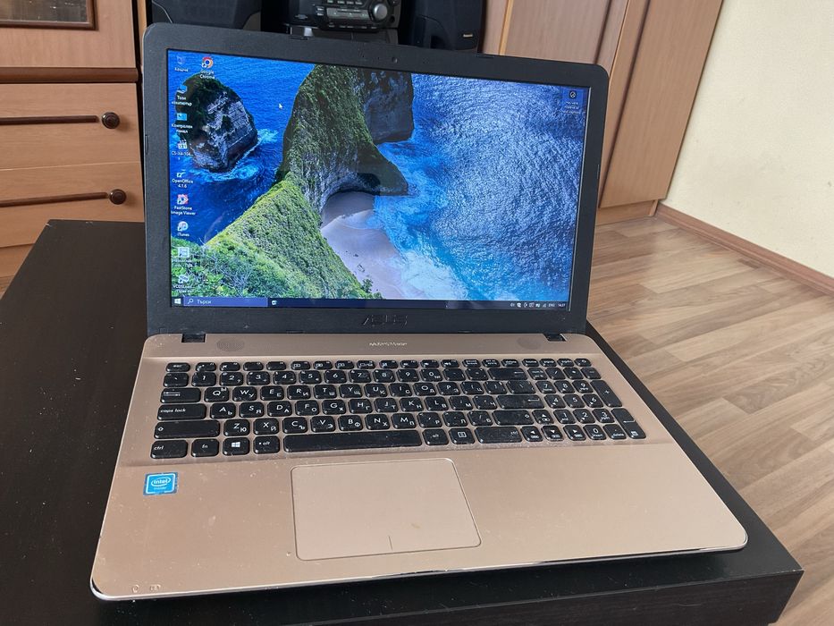 Лаптоп Asus SonicMaster