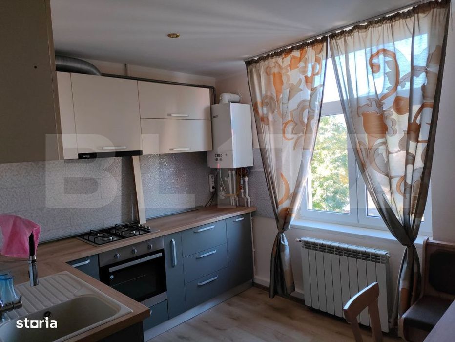 Apartament de inchiriat, decomandat, 65 mp, doua intrari, zona Ultrace