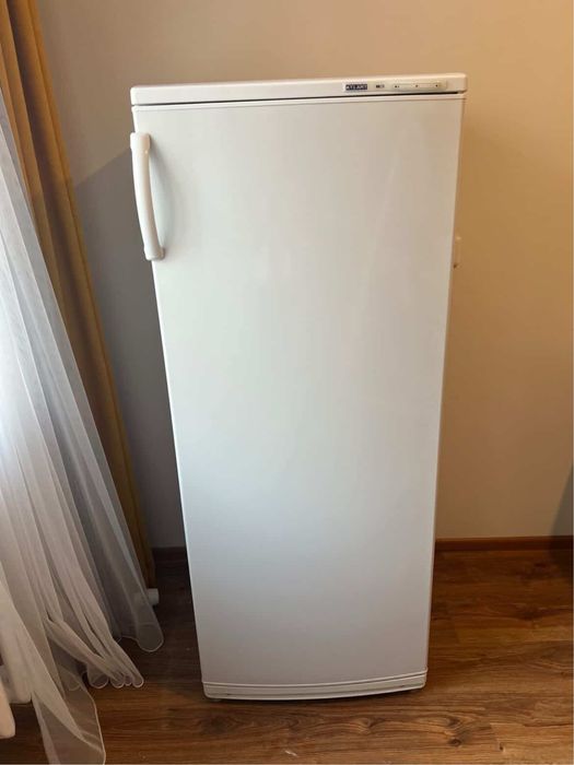 Продам морозильник Атлант