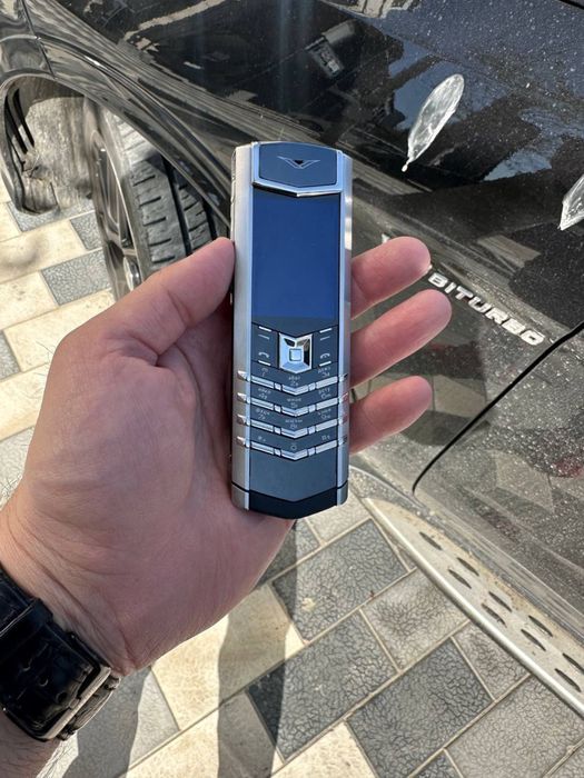 Vertu Signature S design