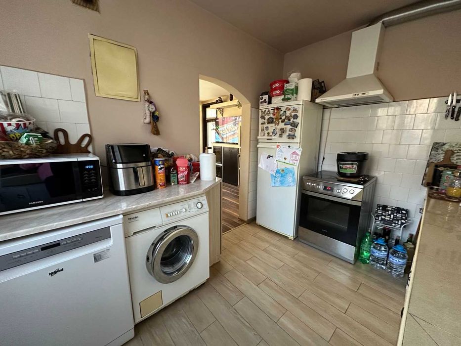 Продава се Етаж от къща в Велико Търново, Център - 200 кв.м за 1315 €/кв.м - Снимка #3