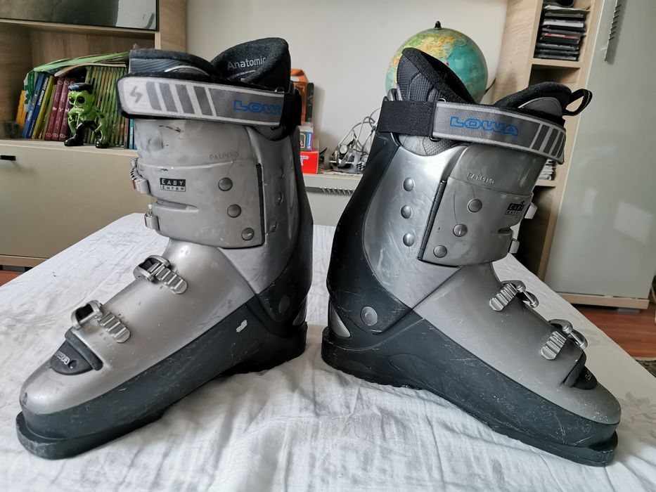 Vând clăpari ski nr 42 și schiuri 120 cm