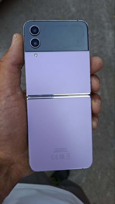 Samsung flip 4 работещ за части.