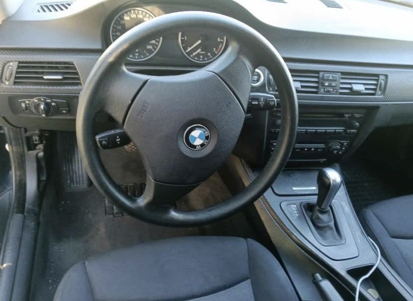 Masina bmw albastru