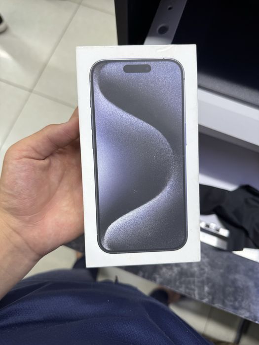 iphone 15 pro tomni sini