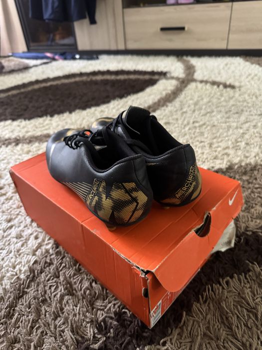 Продам бутсы Nike
