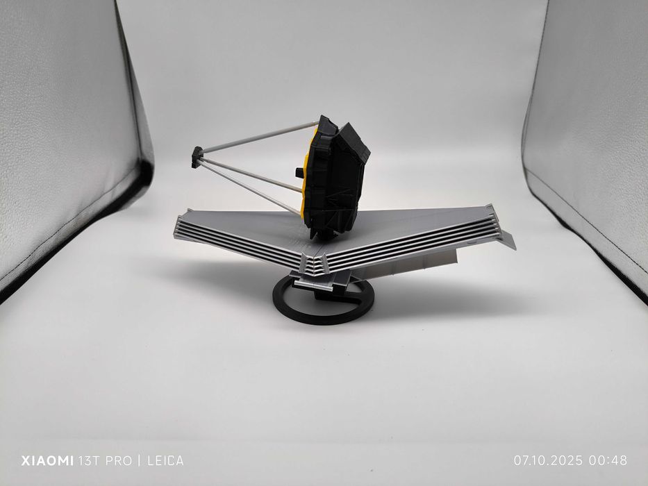 Сборная модель космический телескоп James Webb