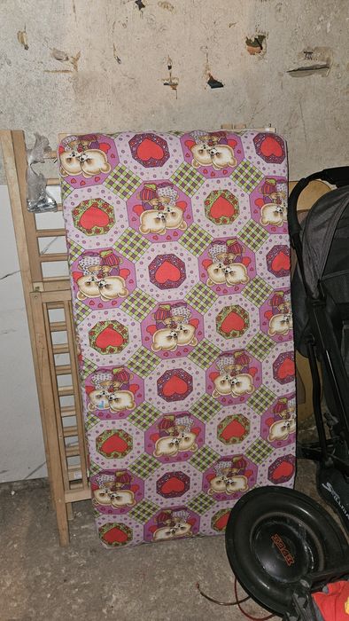 продам детскую кроватку