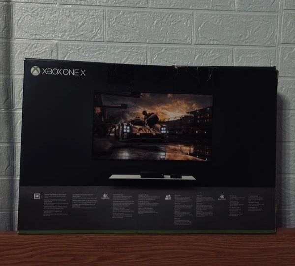 Xbox One X 1TB – 4K REAL – ca noua – Pachet cu 8 Jocuri