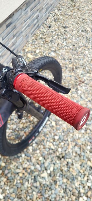 Vând bicicleta Trek Remedy  7