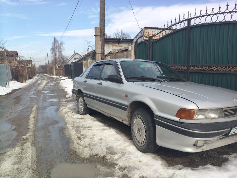 Продам срочно машину