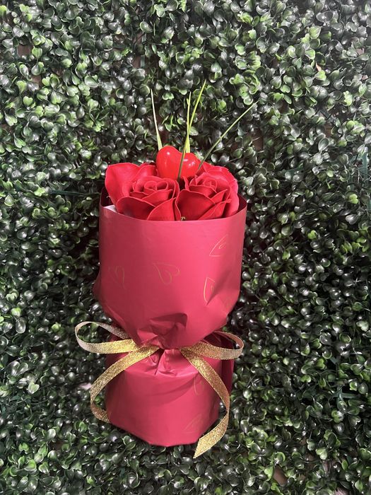 Букет от глицеринови сапунени рози