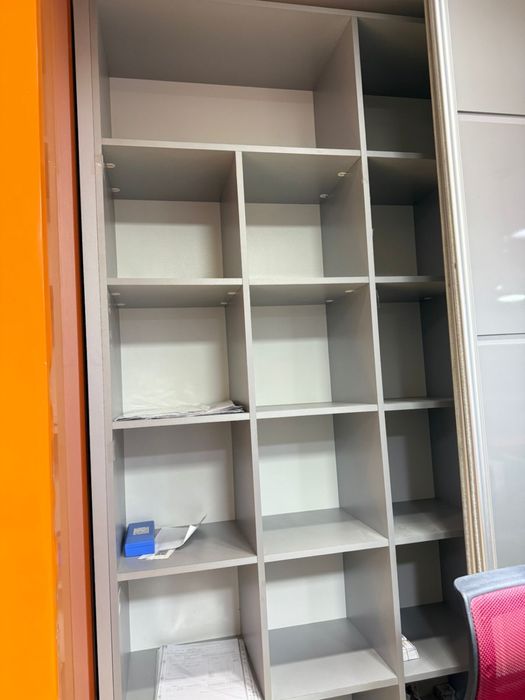 Шакаф для офиса с полками