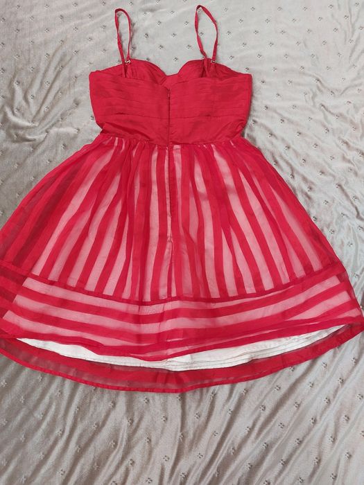 Червена рокля VILA