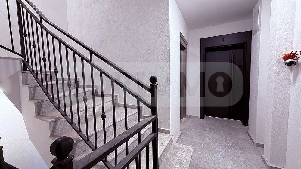 Продава се Тристаен апартамент в Варна, Център - 85 кв.м за 2460 €/кв.м - Снимка #11