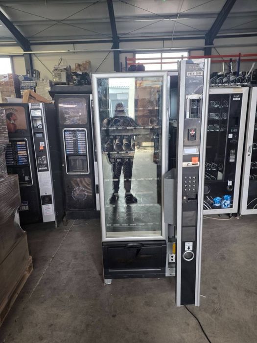 Вендинг автомат SNAKKY MAX