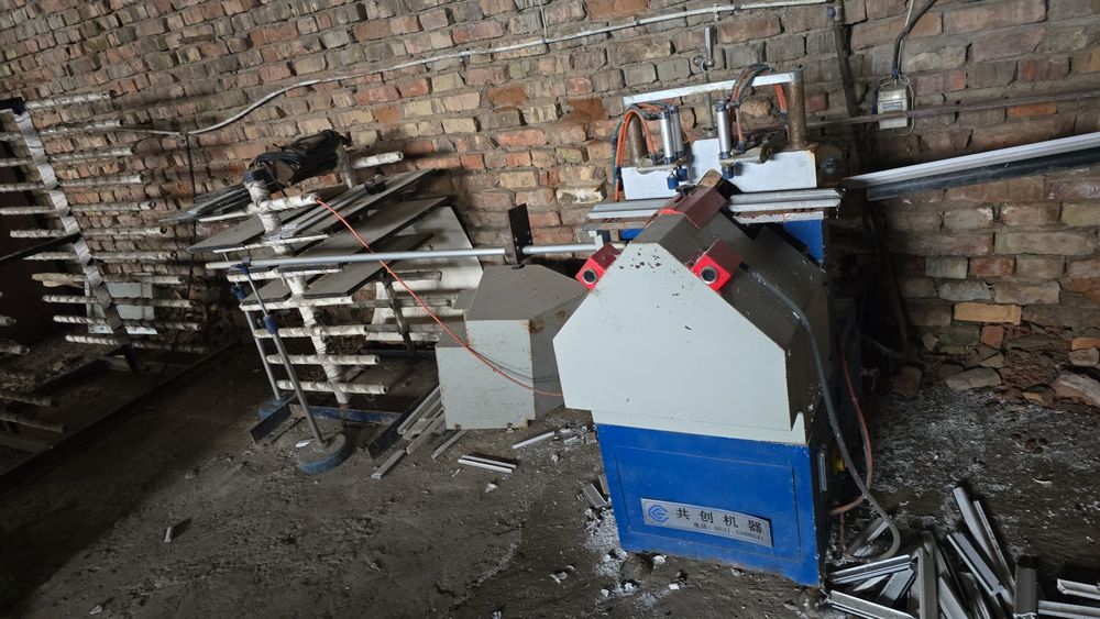 Станки по сборке пластика