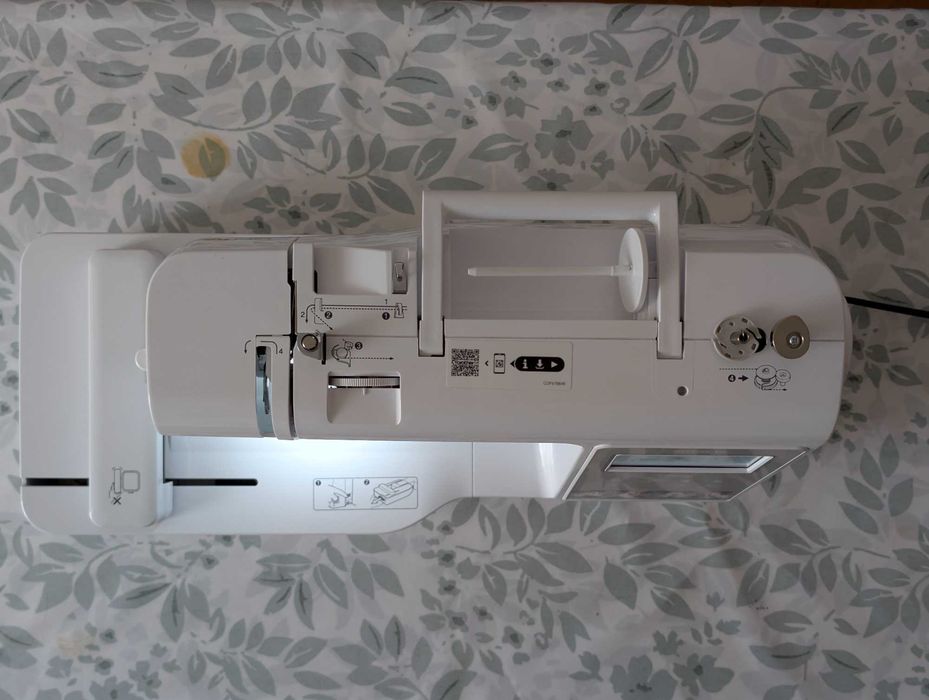 Masina de brodat Brother M340ED + Ata si Intaritura