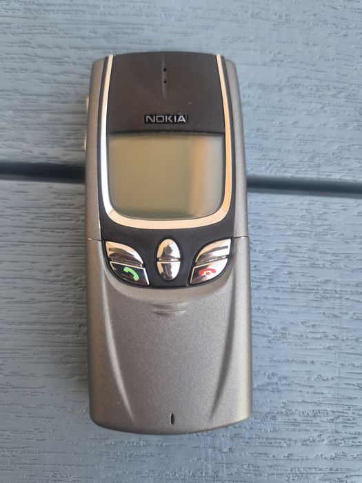 Nokia 8850 беше символ на лукс и все още работи  и след 25 години