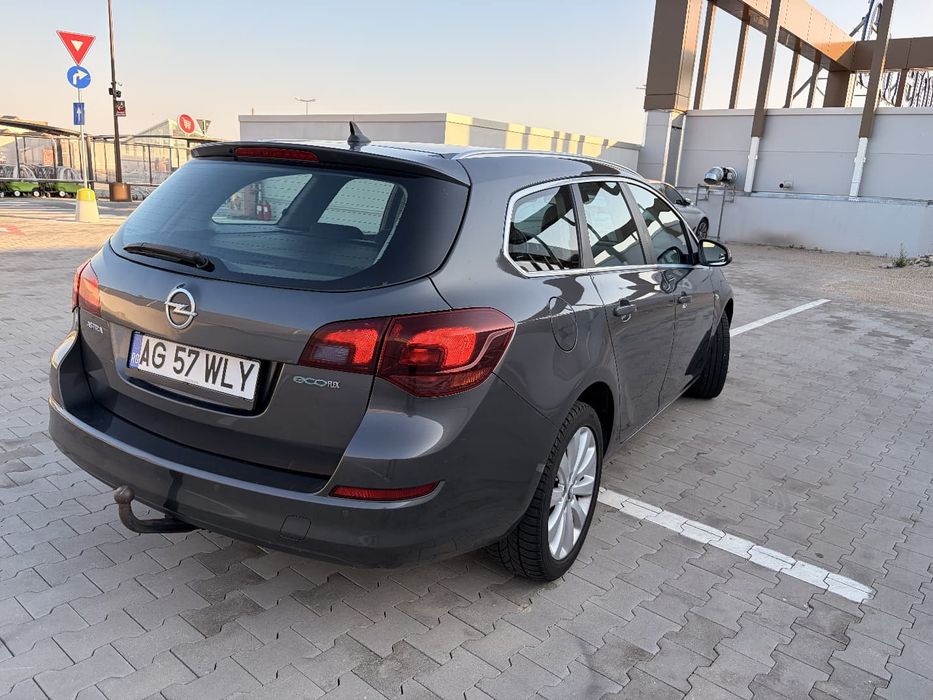 Opel astra J break 1.4 benzina2011