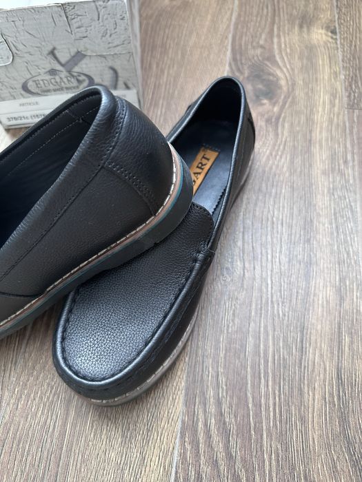 Новые кожаные туфли для мальчика