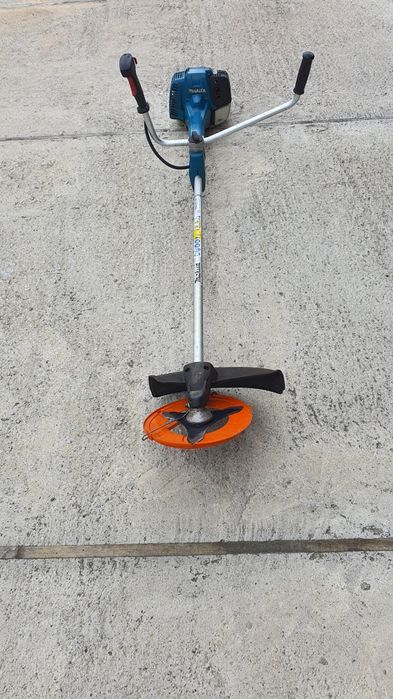 Косачка Makita EM4351UH