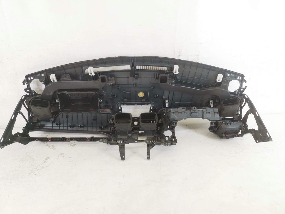 Тойота РАВ4 / Toyota RAV4 Оригинално арматурно табло в добро състояние