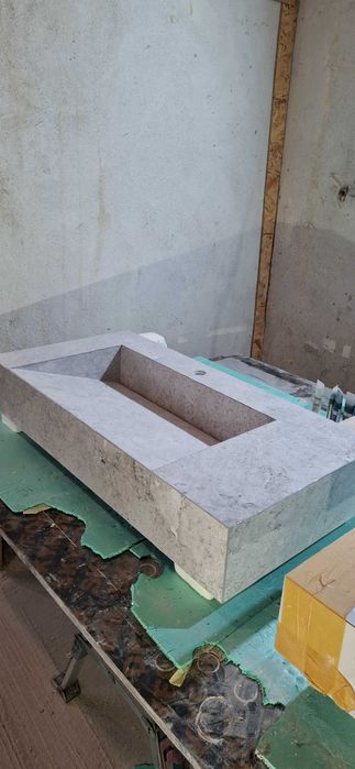 Мивка за баня изработена от гранитогрес