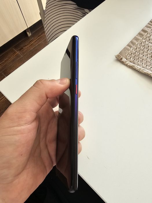 Huawei Mate 20 Pro , 6 Ram, 128 gb