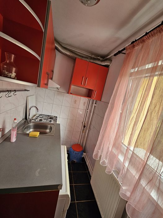 Închiriez garsoniera Valea Rosie
