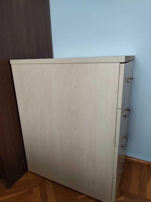 Тумбочка беж б/у