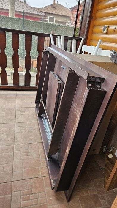 Трапезни столове 6бр и маса. Масивно дърво.