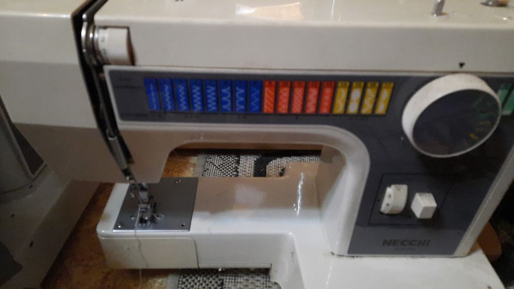 Masini de cusut...