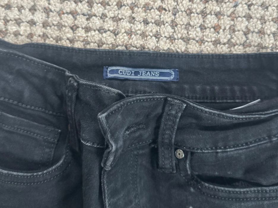 Blugi mulati si evazati eleganti