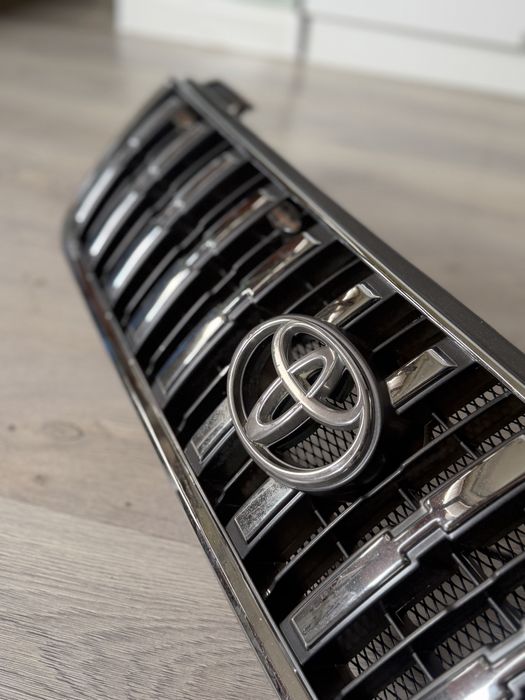Решетка радиатора Toyota Prado 95