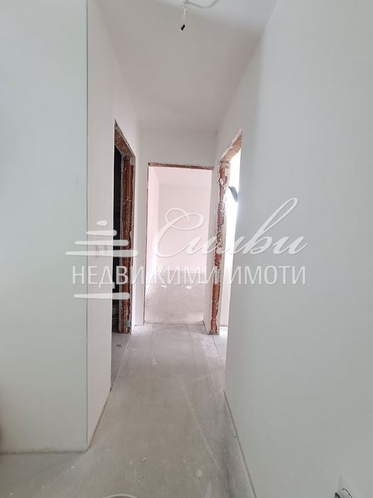 Продава се Тристаен апартамент в Шумен, 5-ти полк - 95 кв.м за 1474 €/кв.м - Снимка #4