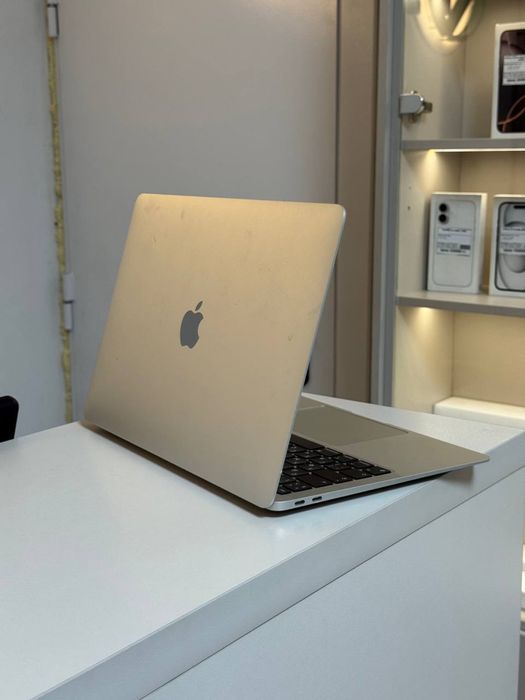 MacBook Air 13 2020 M1