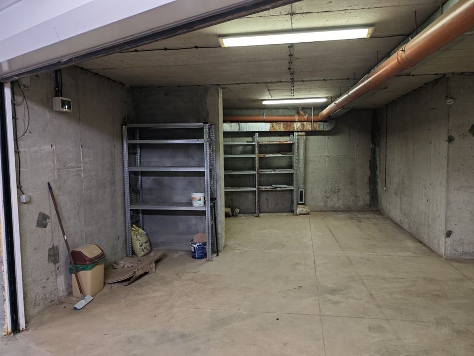 Дава се под наем Гараж / Паркомясто в София, м-т Гърдова глава - 58 кв.м за 298.86 € - Снимка #3