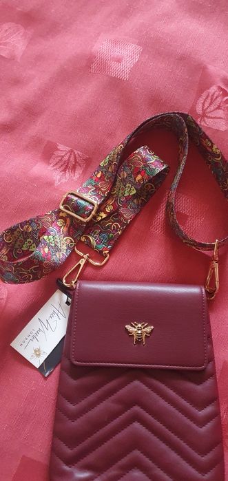 Gentuta nou cu lantisor si curea de rezerva auriu bordo