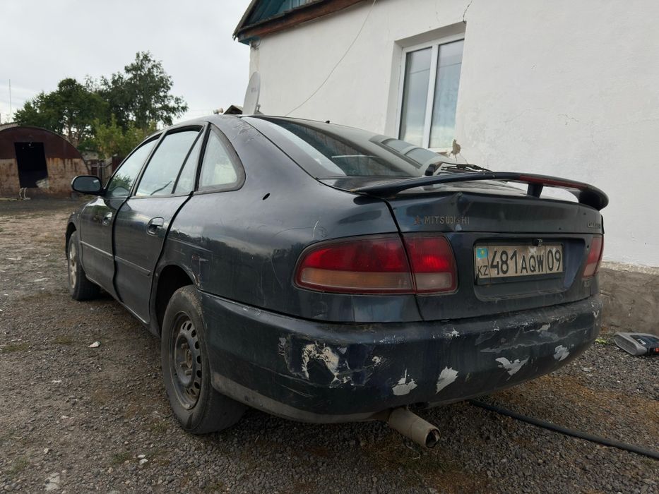 Машина Mitsubishi galant