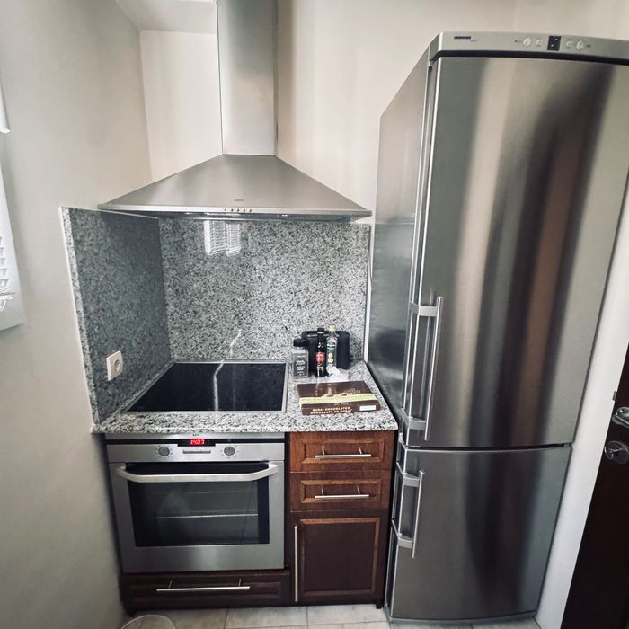 Дава се под наем Тристаен апартамент в София, Център - 90 кв.м за 847.62 € - Снимка #4