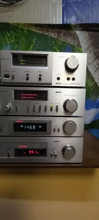 Linie vintage Akai  am -u 33