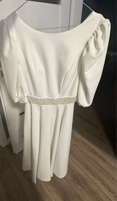 Vând rochie pentru cununie civila