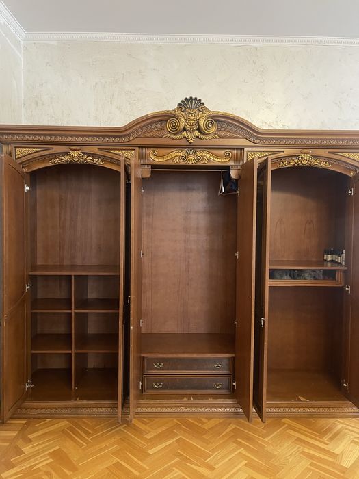 Спальный гарнитур , дерево