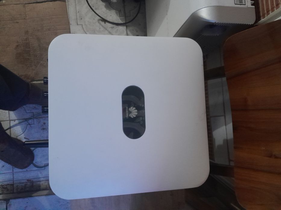 Vând invertor Huawei 6 ktl