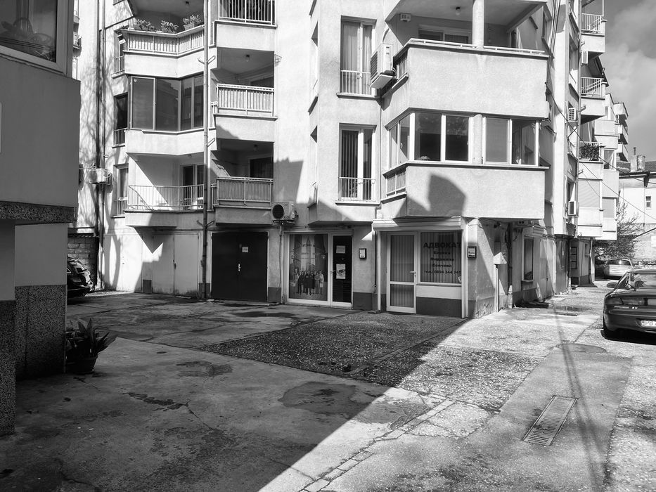 Дава се под наем Гараж / Паркомясто в Пловдив, Център - 20 кв.м за 178.5 € - Снимка #1