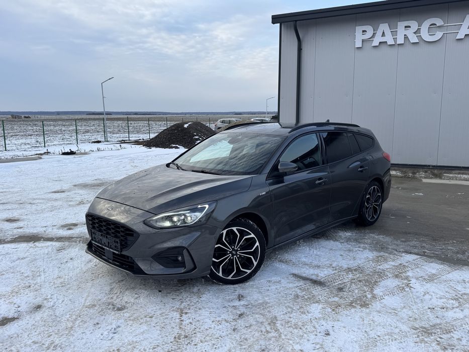 Ford Focus ST LINE/full led/camera/keyless/distronic/soft close/lane